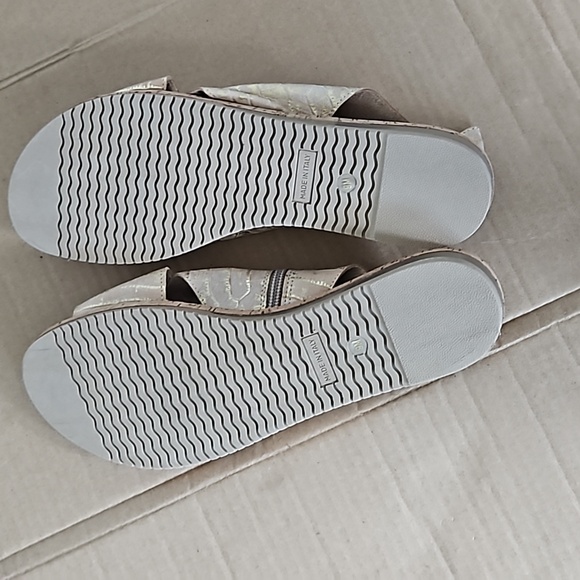 Sesto Meucci Sabita metalluc shimmery tan/gold sandals-9 - Picture 5 of 10